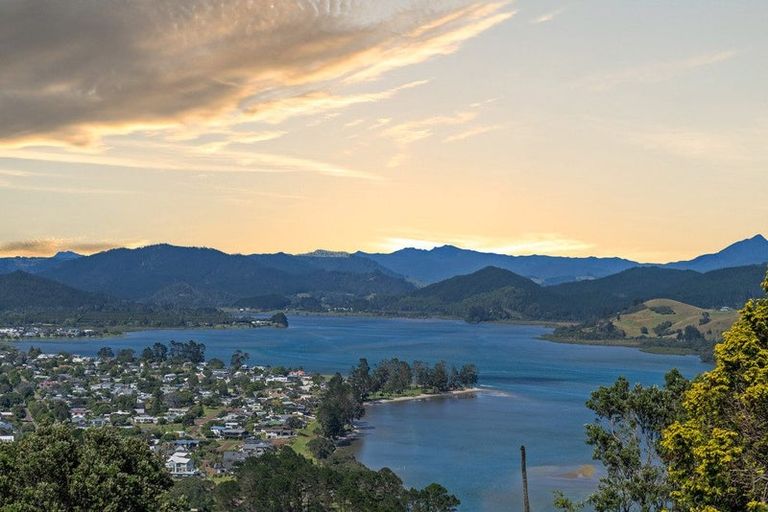 Photo of property in 279 Paku Drive, Tairua, 3508