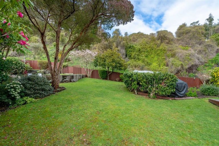 Photo of property in 22 Howard Street, Macandrew Bay, Dunedin, 9014