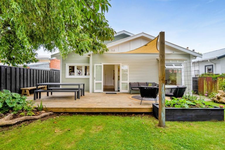 Photo of property in 21 Gaine Street, New Plymouth, 4310