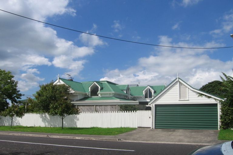 Photo of property in 10 Cowper Street, Devonport, Auckland, 0624