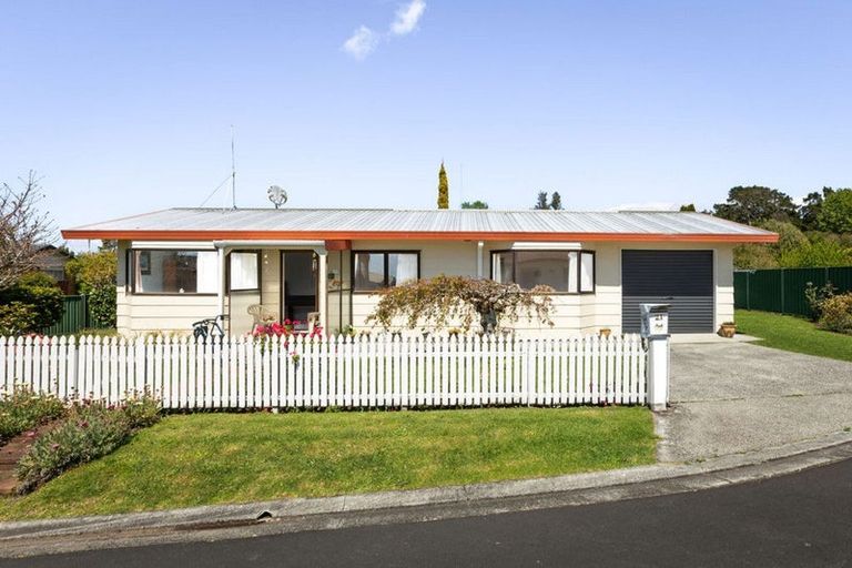 Photo of property in 21 Donegal Place, Katikati, 3129