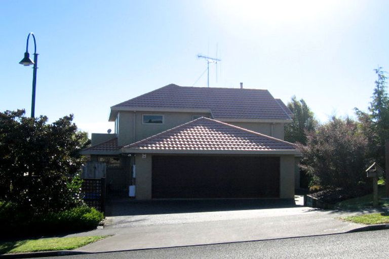 Photo of property in 8 Greenfield Drive, Western Heights, Hamilton, 3200