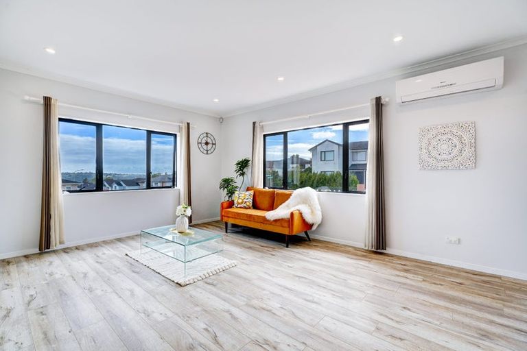Photo of property in 31 Shibata Rise, Ranui, Auckland, 0612