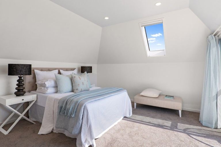 Photo of property in 2/79 Cannon Hill Crescent, Mount Pleasant, Christchurch, 8081