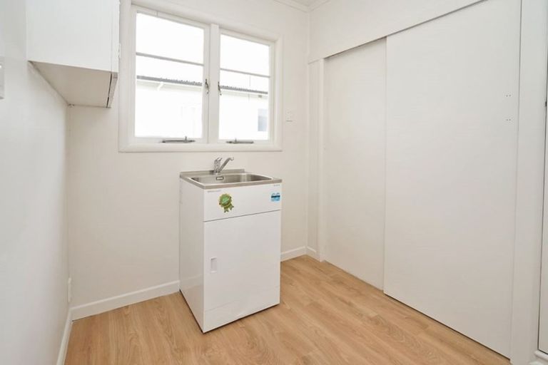 Photo of property in 12 Winter Street, Fairfield, Hamilton, 3214