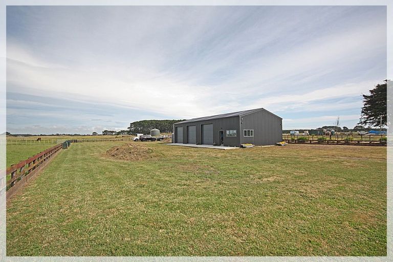 Photo of property in 10 Ripa Street, Tangimoana, 4822