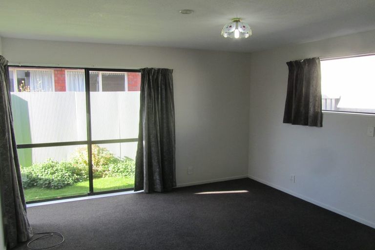 Photo of property in 22a Dunedin Street, Redwood, Christchurch, 8051