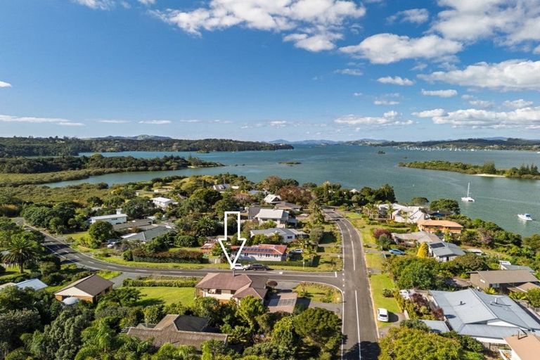 Photo of property in 45 Rangitane Loop Road, Kerikeri, 0294