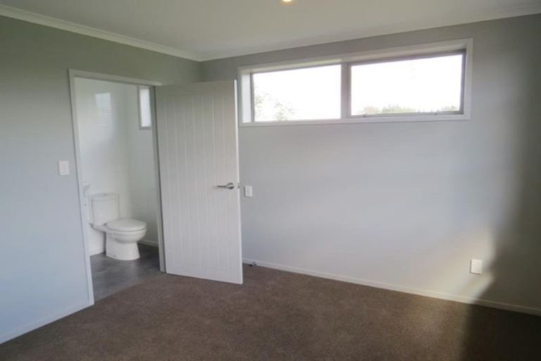 Photo of property in 461-465 Carrington Street, Upper Vogeltown, New Plymouth, 4310