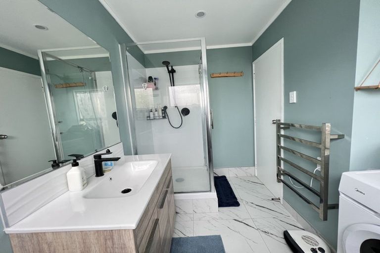 Photo of property in 56 Walworth Avenue, Pakuranga Heights, Auckland, 2010