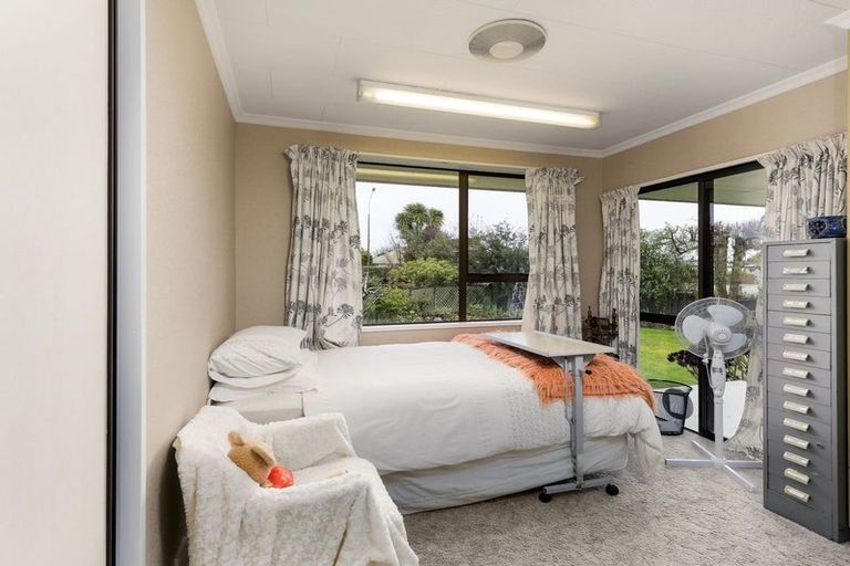 Photo of property in 23 Timaru Road, Waimate, 7924