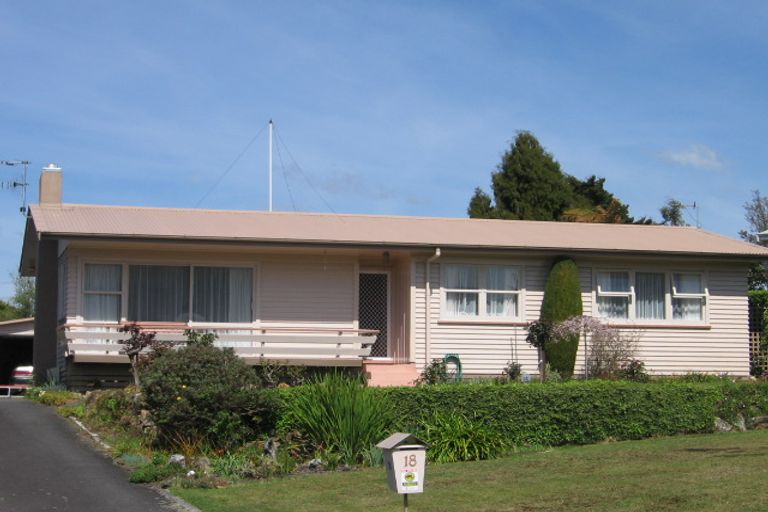 Photo of property in 18 Totaravale Street, Pukehangi, Rotorua, 3015