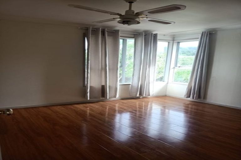 Photo of property in 37 Awaruku Road, Torbay, Auckland, 0630