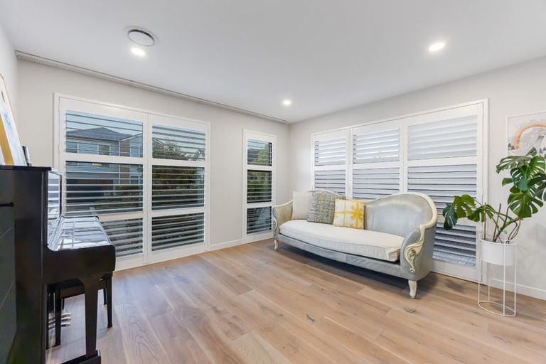 Photo of property in 6 Turutu Place, Long Bay, Auckland, 0630