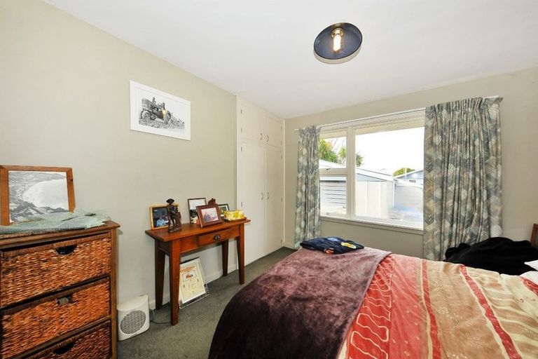 Photo of property in 12 Glenrowan Avenue, Avondale, Christchurch, 8061