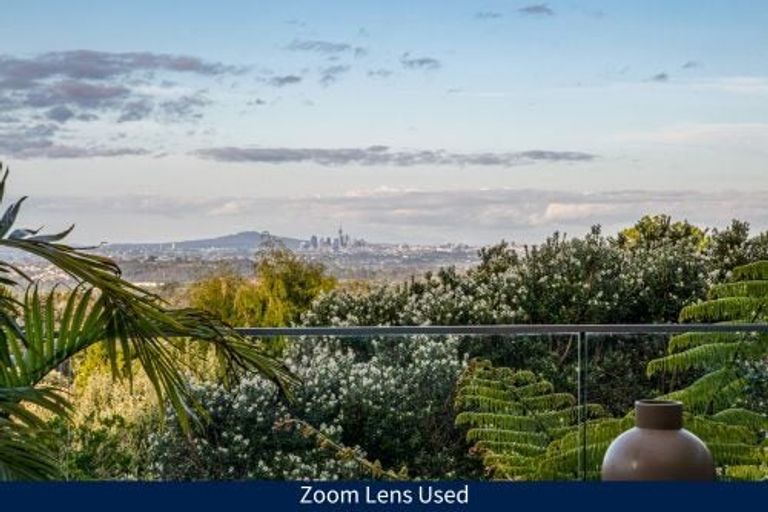 Photo of property in 20 Raroa Terrace, Waiatarua, Auckland, 0604