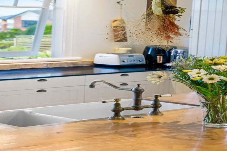 Photo of property in 140 Anzac Road, Pukekohe, 2120