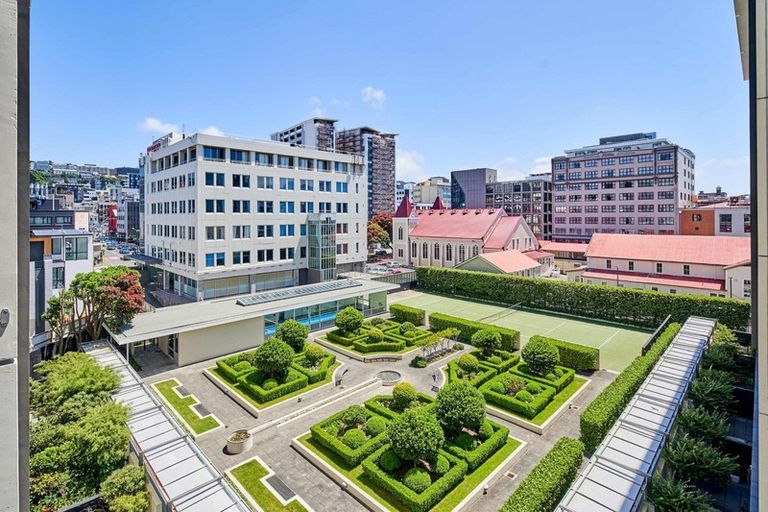 Photo of property in Sanctum Apartment, 10 Ebor Street, Te Aro, Wellington, 6011