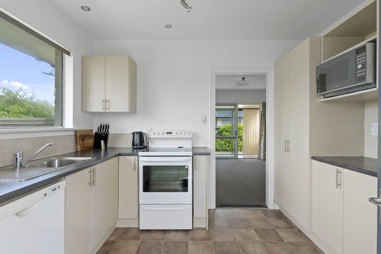 Photo of property in 1/500 Harewood Road, Harewood, Christchurch, 8051