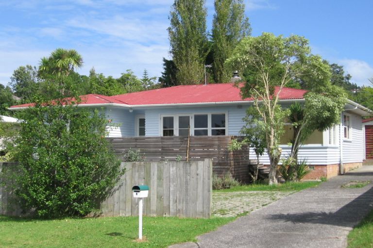 Photo of property in 1 Judith Place, Titirangi, Auckland, 0604