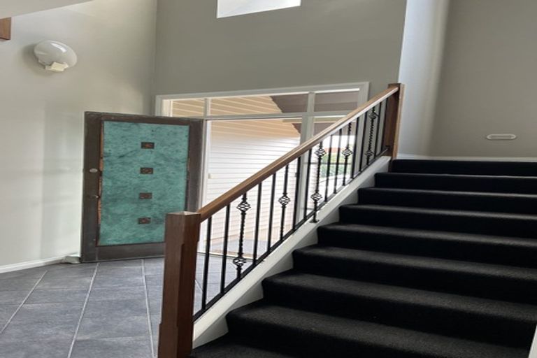 Photo of property in 3 Onemana Way, Te Atatu Peninsula, Auckland, 0610