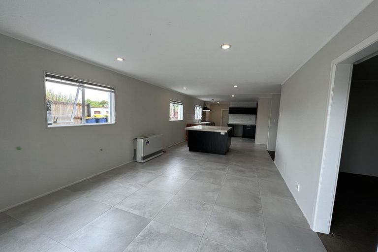 Photo of property in 36 Meilland Place, Glen Eden, Auckland, 0602