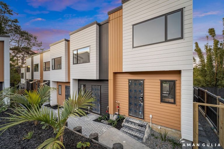 Photo of property in 1/93 Woodglen Road, Glen Eden, Auckland, 0602