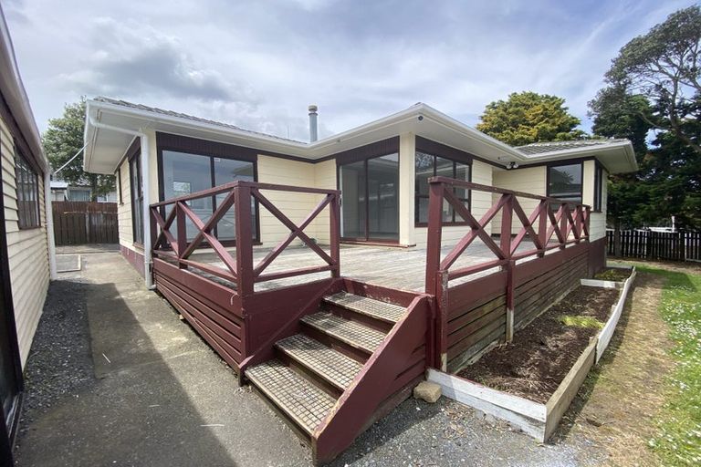Photo of property in 72 Finlayson Avenue, Clendon Park, Auckland, 2103