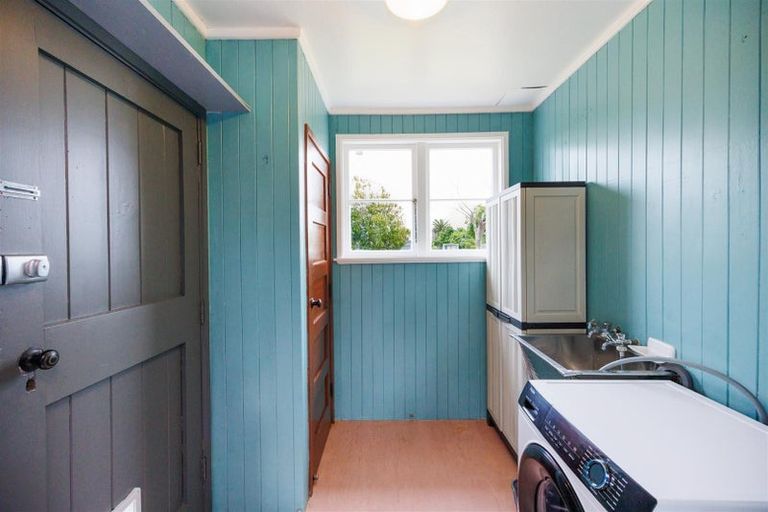 Photo of property in 6 Johnson Street, Bulls, 4818