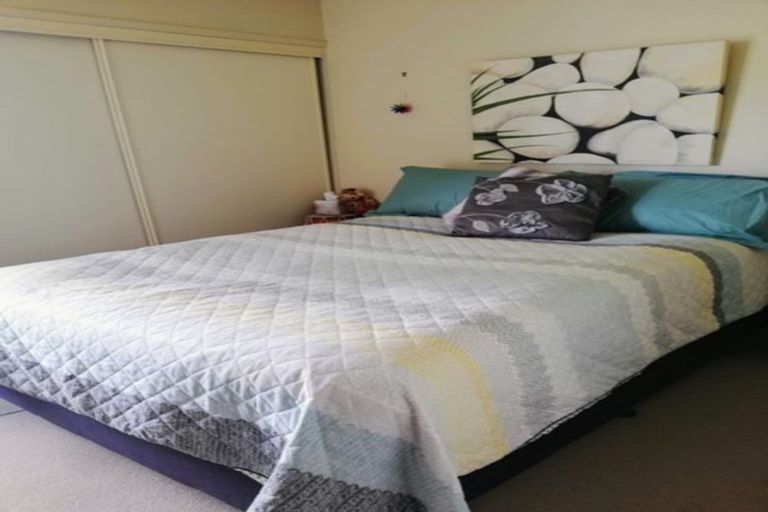 Photo of property in 21 Mt Lebanon Lane, Henderson, Auckland, 0612