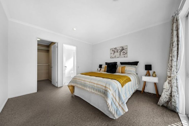 Photo of property in 24 Espalier Drive, Henderson, Auckland, 0612