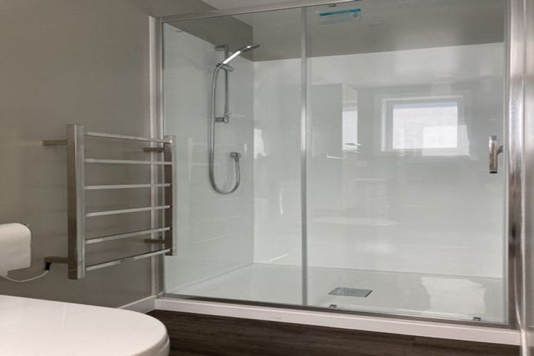 Photo of property in 4 Glendavar Street, Berhampore, Wellington, 6023