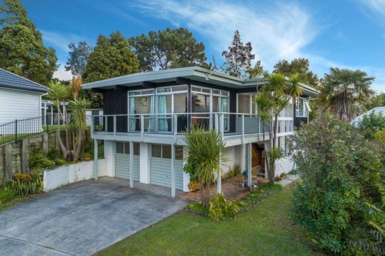 Photo of property in 7 Sykes Avenue, Hatfields Beach, Orewa, 0931