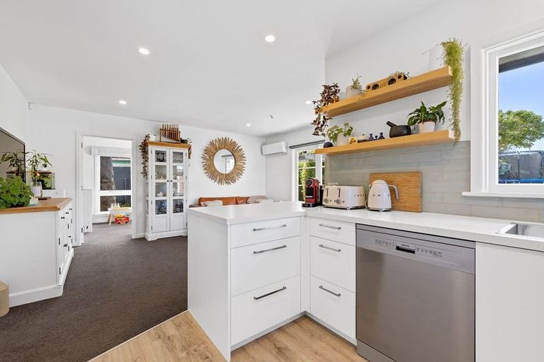 Photo of property in 30 Wimborne Crescent, Aranui, Christchurch, 8061