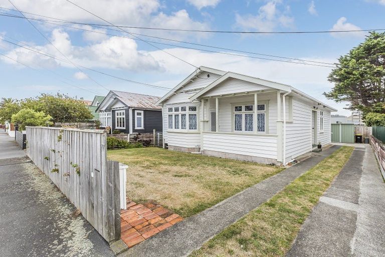 Photo of property in 77 Devonshire Road, Miramar, Wellington, 6022