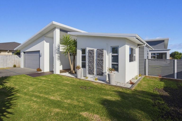 Photo of property in 9 Taranui Way, Paraparaumu Beach, Paraparaumu, 5032