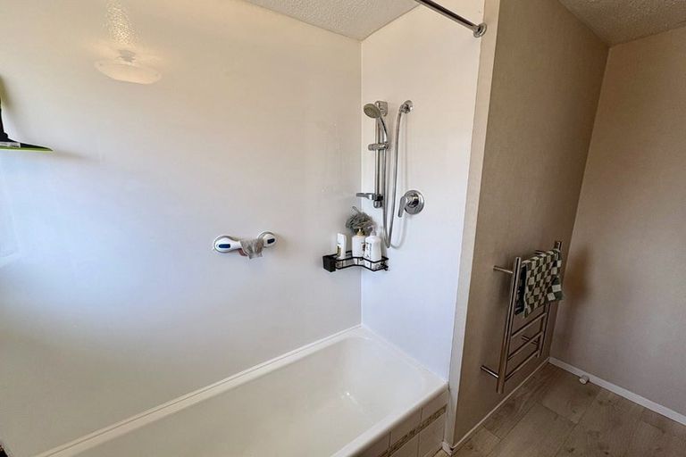 Photo of property in 1/5 James Condon Place, Redwood, Christchurch, 8051