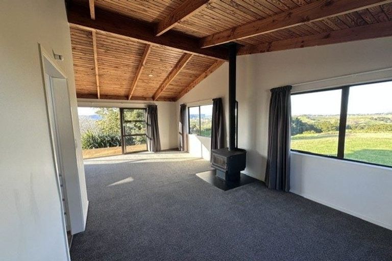 Photo of property in 401 Oneriri Road, Kaiwaka, 0573