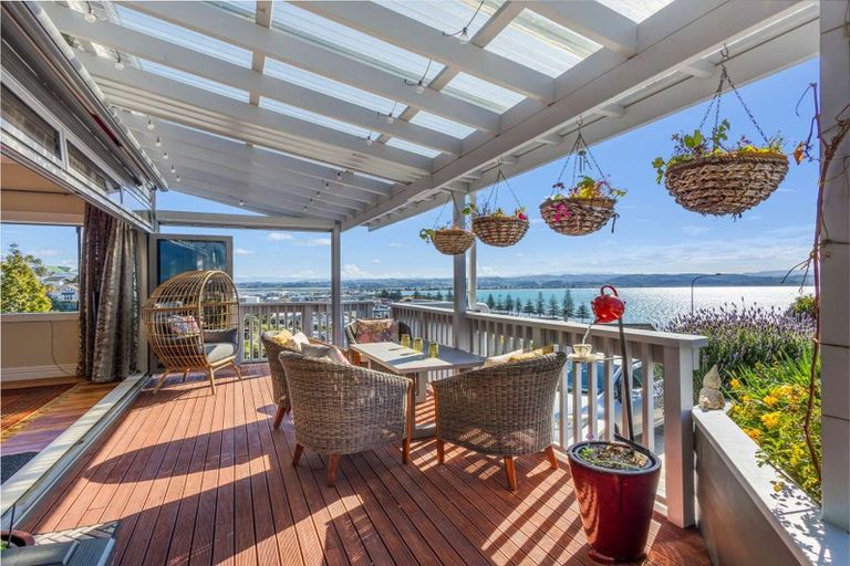 Photo of property in 9 Kowhai Road, Bluff Hill, Napier, 4110