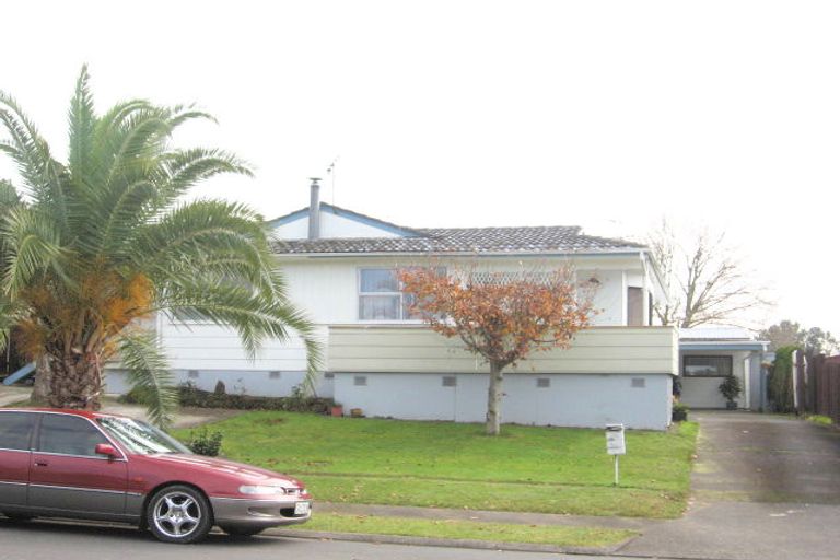 Photo of property in 15 Solo Place, Manurewa, Auckland, 2102