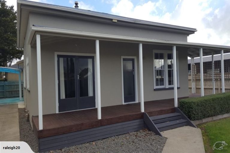 Photo of property in 16 Stewart Crescent, Hokowhitu, Palmerston North, 4410