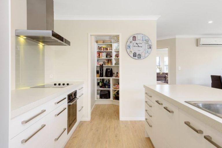 Photo of property in 3 Rotomanu Place, Pyes Pa, Tauranga, 3112