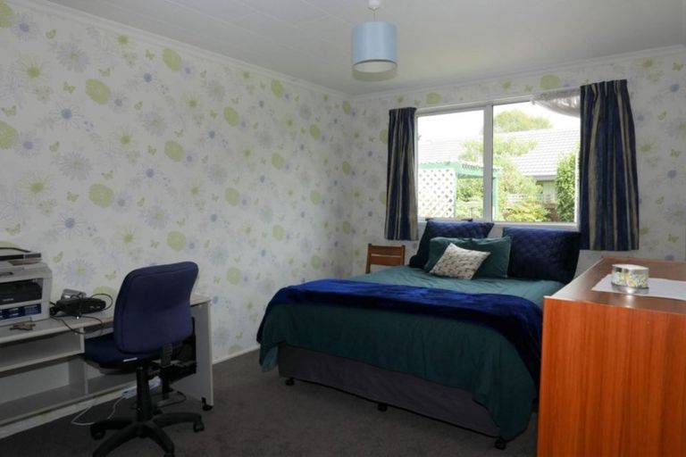 Photo of property in 82 Sawyers Arms Road, Northcote, Christchurch, 8052