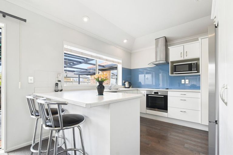 Photo of property in 14 Buckingham Place, Rototuna North, Hamilton, 3210