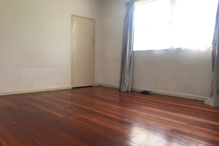 Photo of property in 53 Neal Avenue, Glenfield, Auckland, 0629