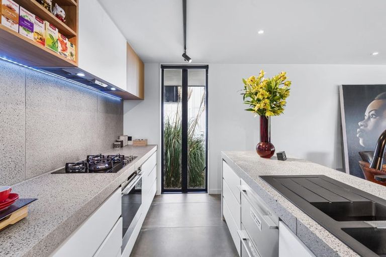 Photo of property in 61 Evelyn Road, Cockle Bay, Auckland, 2014