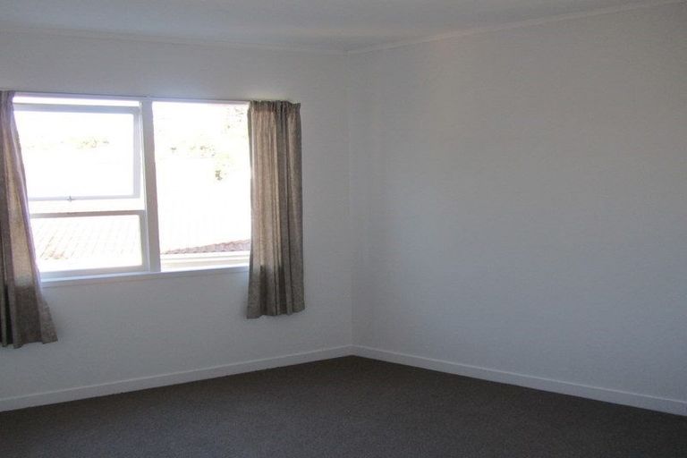 Photo of property in 120 Sunset Road, Unsworth Heights, Auckland, 0632