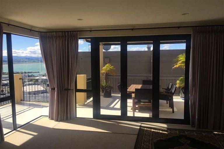 Photo of property in 28 Parade Street, Hospital Hill, Napier, 4110