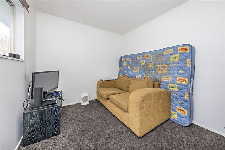 Photo of property in 1/27 Mon Desir Place, Manurewa, Auckland, 2102