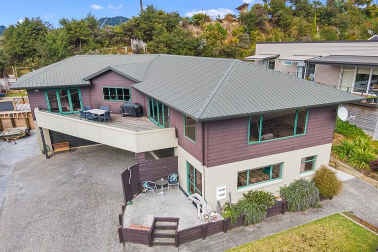Photo of property in 111 Pacific View Drive, Whangamata, 3620